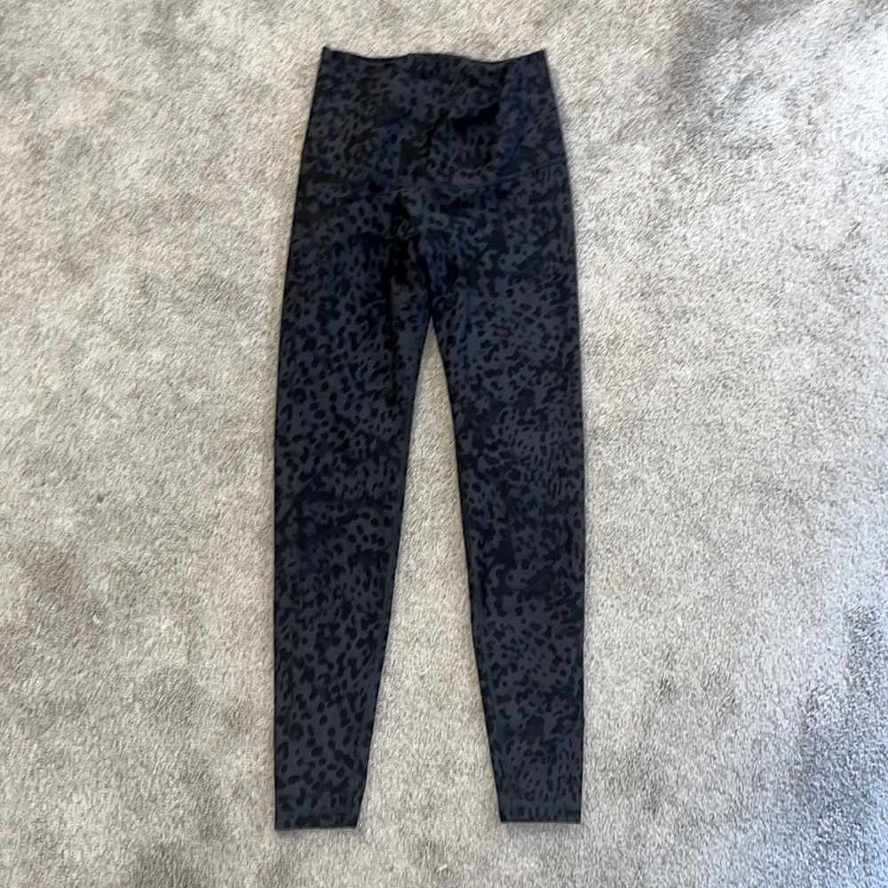 Old navy powersoft leopard leggings